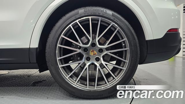 Porsche Cayenne 2023 — photo 7