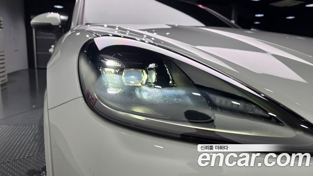 Porsche Cayenne 2023 — photo 8