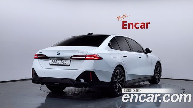 BMW 5-Series 2026 — photo 2