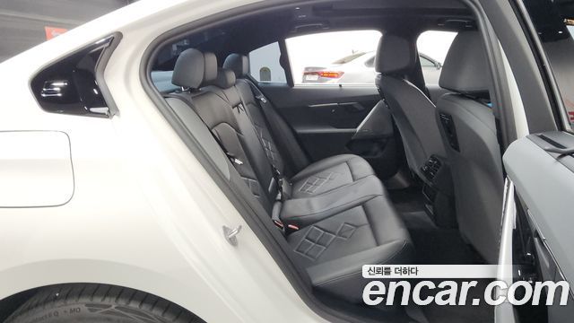 BMW 5-Series 2026 — photo 11