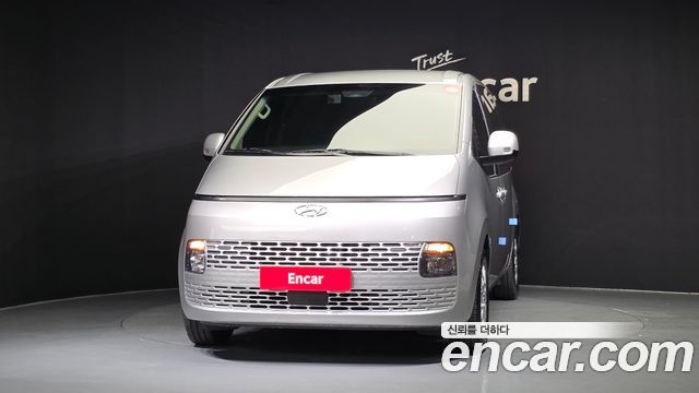 Hyundai Staria 2022 — photo 3