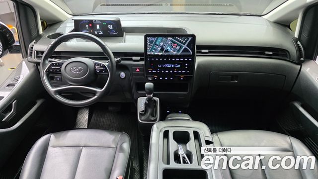 Hyundai Staria 2022 — photo 10