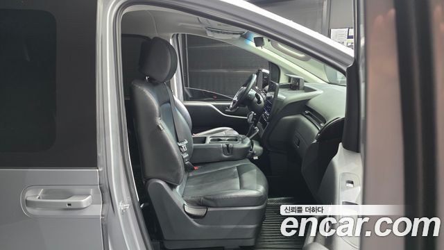 Hyundai Staria 2022 — photo 17