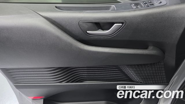Hyundai Staria 2022 — photo 14