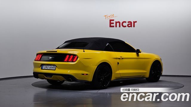 Ford Mustang 2017 — photo 2