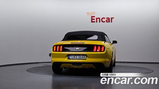 Ford Mustang 2017 — photo 4