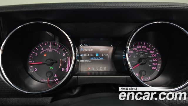 Ford Mustang 2017 — photo 11