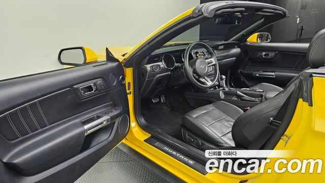 Ford Mustang 2017 — photo 13
