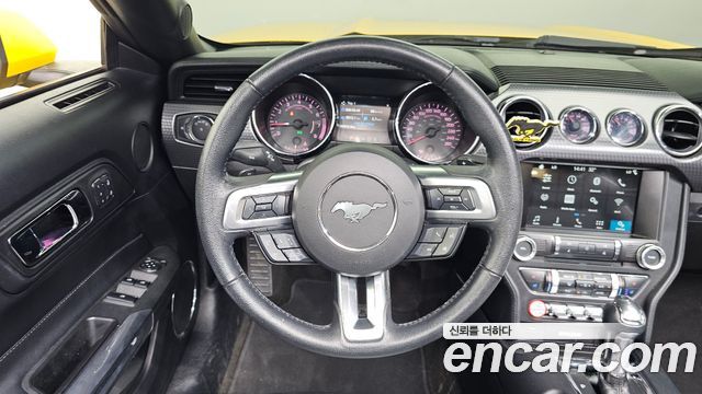 Ford Mustang 2017 — photo 18