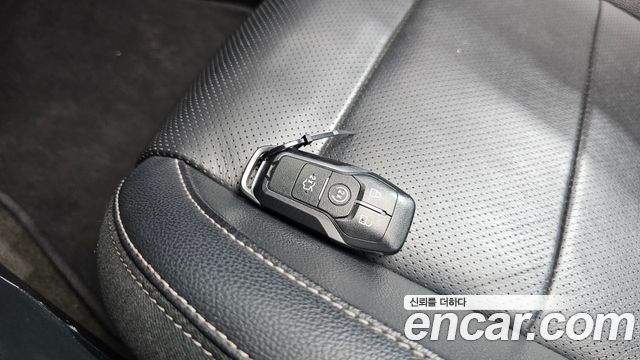 Ford Mustang 2017 — photo 20