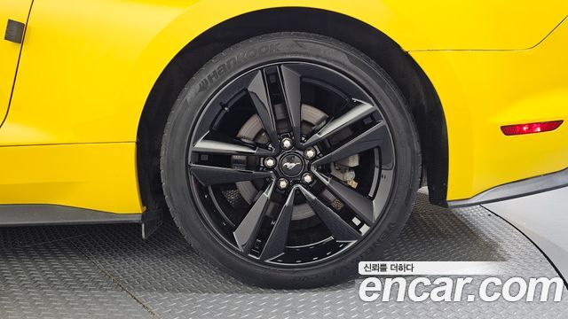 Ford Mustang 2017 — photo 7