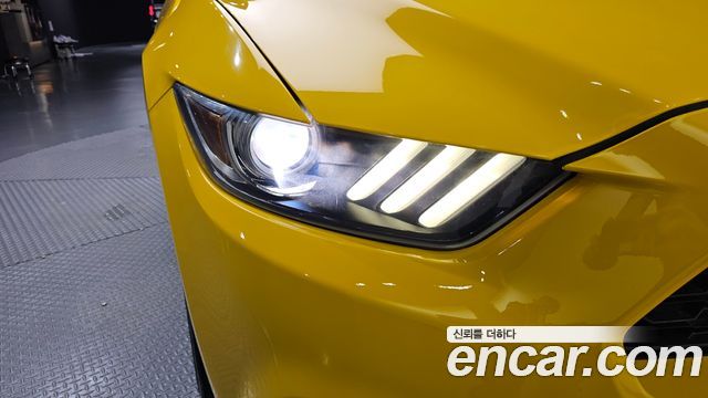 Ford Mustang 2017 — photo 8