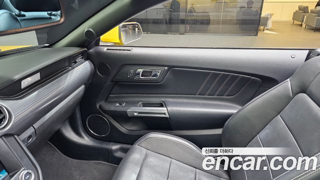 Ford Mustang 2017 — photo 15