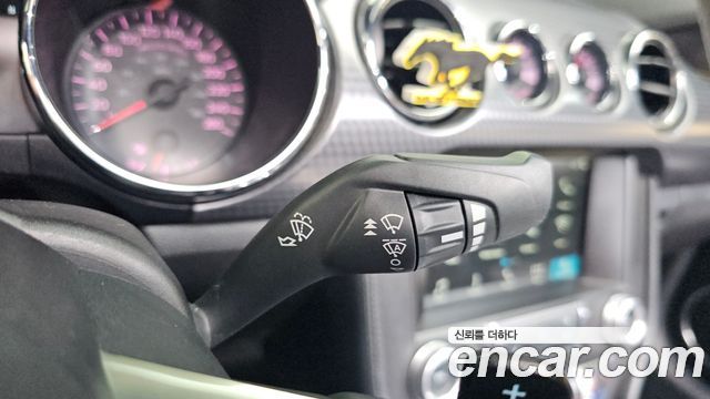 Ford Mustang 2017 — photo 28