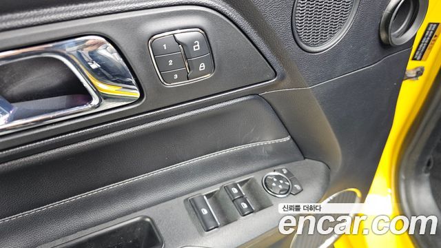 Ford Mustang 2017 — photo 29