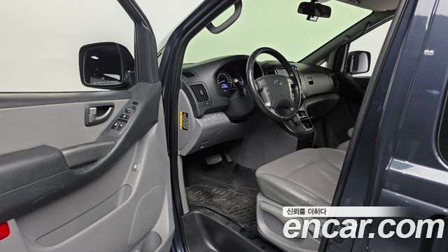 Hyundai Starex 2018 — photo 13