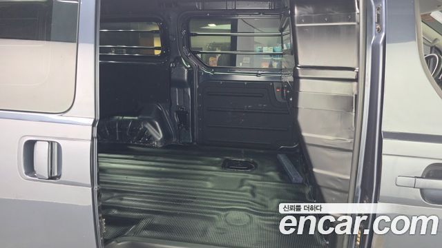 Hyundai Starex 2018 — photo 18