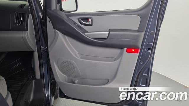 Hyundai Starex 2018 — photo 15