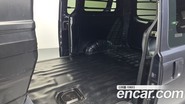 Hyundai Starex 2018 — photo 16