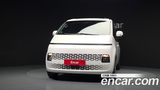 Hyundai Staria 2025 — photo 3