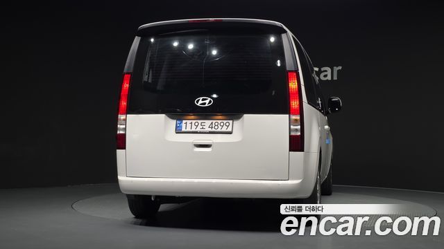 Hyundai Staria 2025 — photo 4