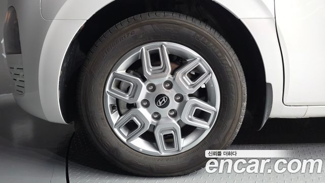 Hyundai Staria 2025 — photo 5