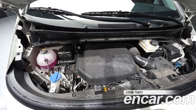 Hyundai Staria 2025 — photo 6