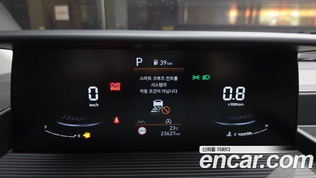 Hyundai Staria 2025 — photo 8
