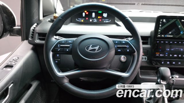 Hyundai Staria 2025 — photo 13