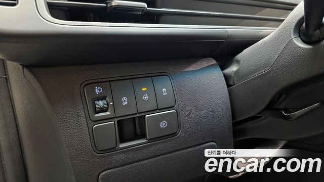 Hyundai Staria 2025 — photo 14