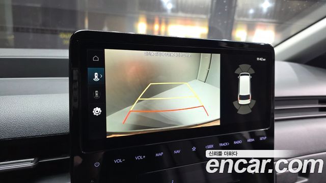 Hyundai Staria 2025 — photo 17
