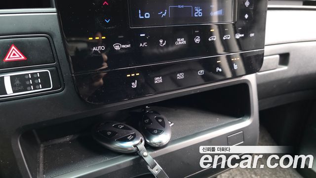 Hyundai Staria 2025 — photo 18