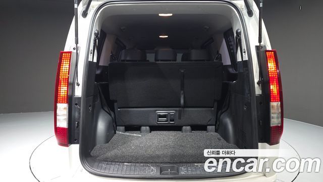 Hyundai Staria 2025 — photo 20