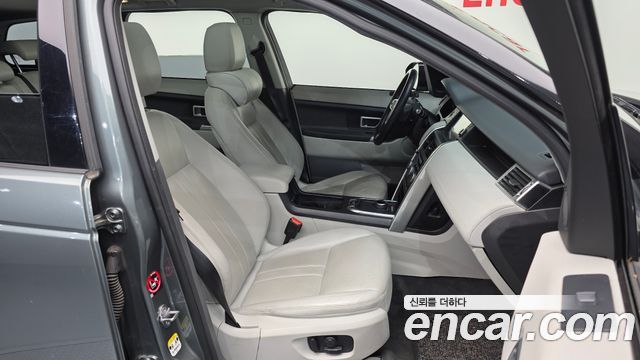 Land Rover Discovery Sport 2018 — photo 11
