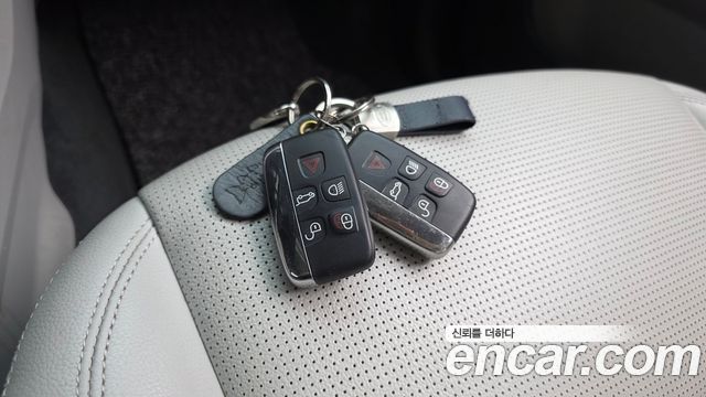 Land Rover Discovery Sport 2018 — photo 17