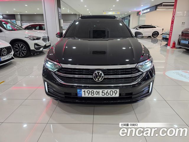 Volkswagen Jetta 2023 — photo 3