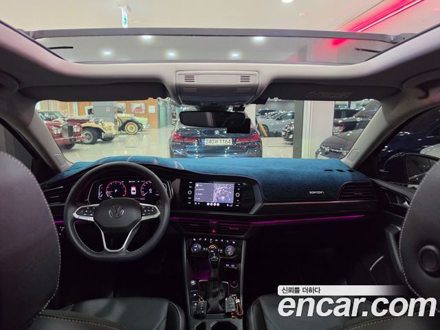 Volkswagen Jetta 2023 — photo 7