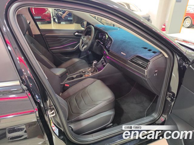 Volkswagen Jetta 2023 — photo 13