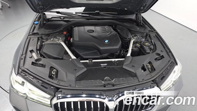 BMW 5-Series 2023 — photo 6