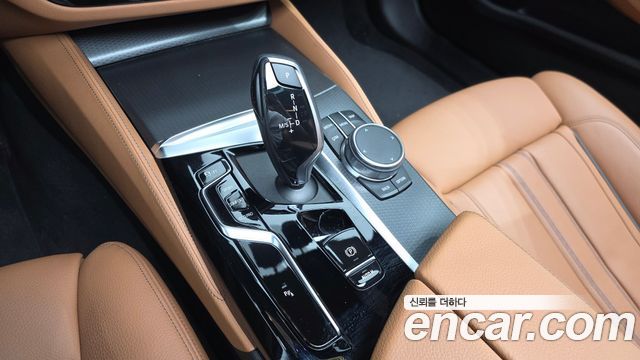 BMW 5-Series 2023 — photo 9