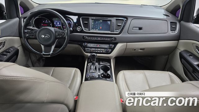 Kia Canival 2016 — photo 7