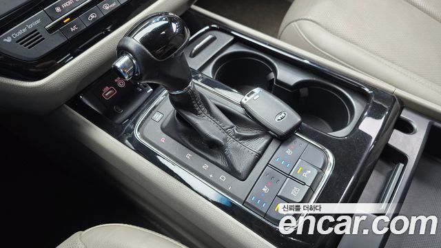 Kia Canival 2016 — photo 9
