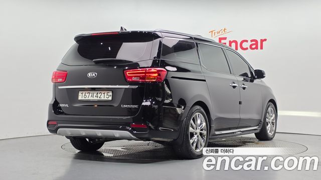 Kia Canival 2020 — photo 2
