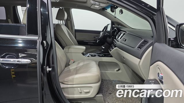 Kia Canival 2020 — photo 13