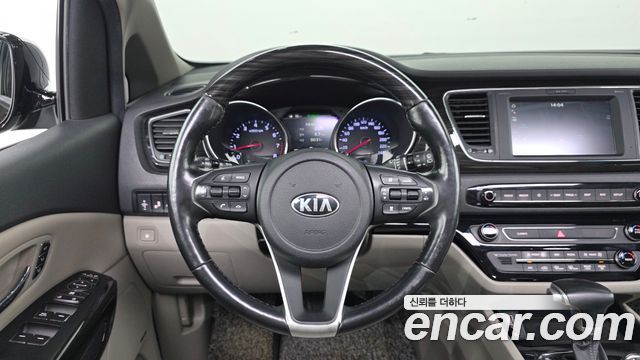 Kia Canival 2020 — photo 19