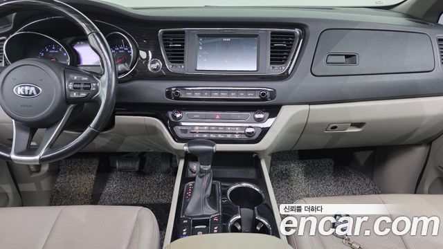 Kia Canival 2020 — photo 20