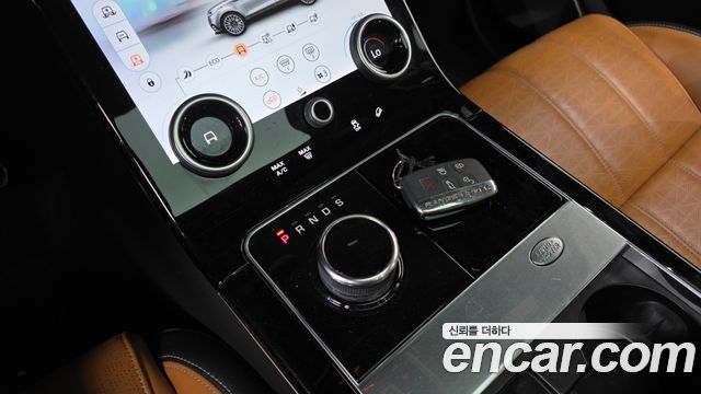Land Rover Range Rover Velar 2019 — photo 12