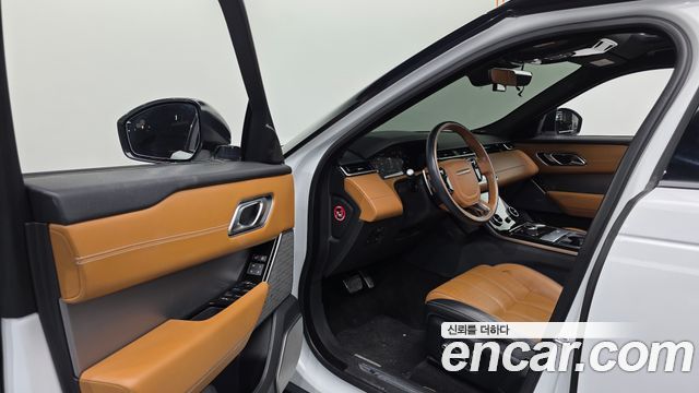 Land Rover Range Rover Velar 2019 — photo 13