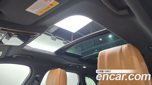 Land Rover Range Rover Velar 2019 — photo 23