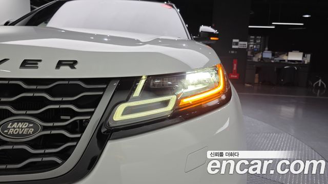 Land Rover Range Rover Velar 2019 — photo 8